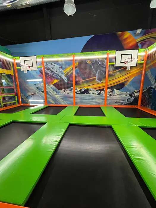 Zona de juegos parque infantil Galactic Bowling